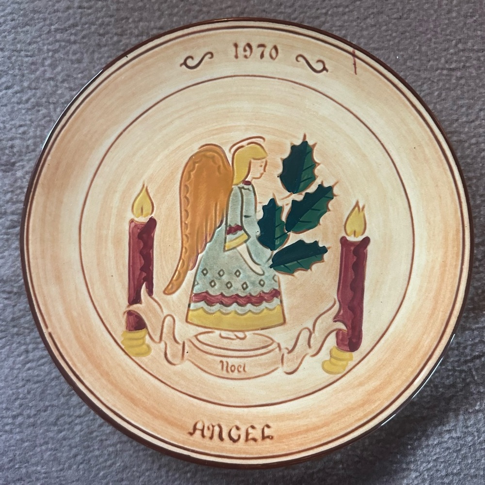 Pennsbury Pottery first edition Yuletide Plate